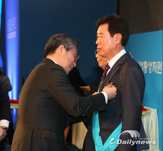 금탑산업훈장 수훈