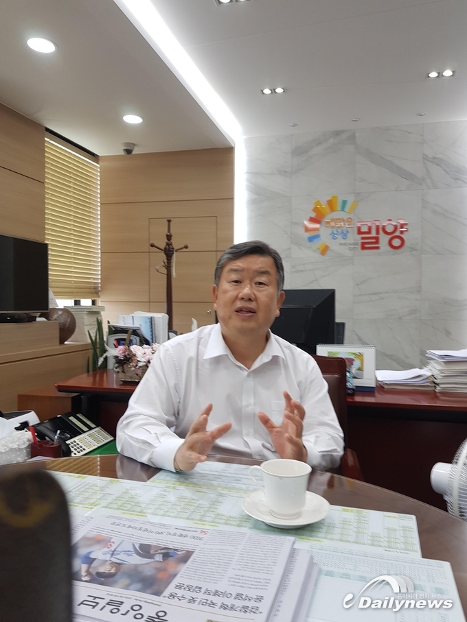 밀양군수 박일호 시장