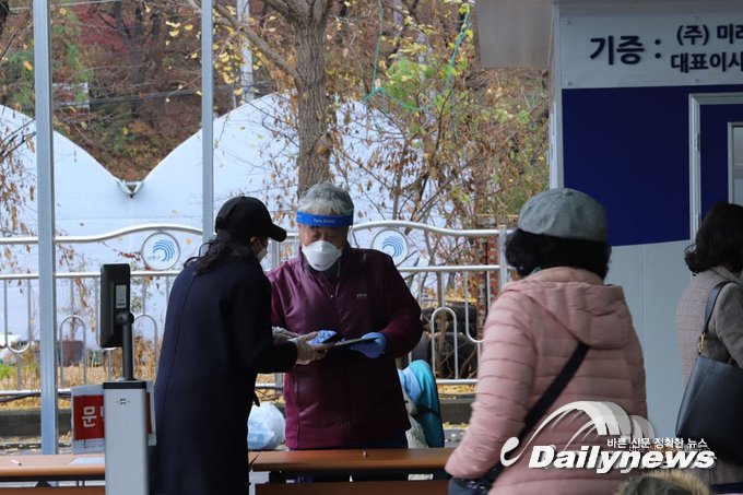 ▲ 지난 18일 인천시 남동구보건소의 선별진료소/사진 민진철 사진기자