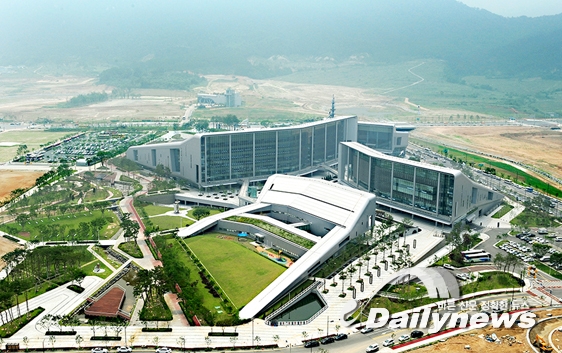 ▲ 충남도청사 (사진=충청남도청 홈페이지)