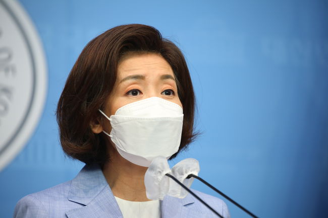 ▲ 나경원 후보는 기자회견에서 기회를 달라며 호소했다.