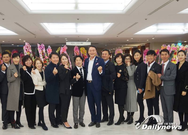 ▲ 부산 메타카네기 회장단 이취임식 및 송년음악회(사진=부산 메타카네기 제공)