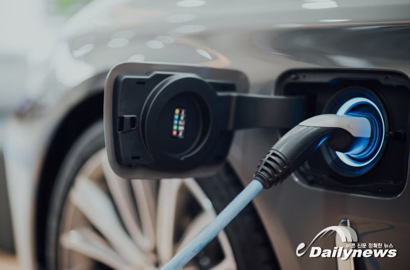 ▲ 주요 대기업으로 이뤄진 ‘기업 전기차 연합’(Corporate Electric Vehicle Alliance)이 미국의 자동차 및 트럭 제조업체들에게 보다 다양한 무탄소 차량 모델을 생산할 것을 요구했다/사진 Unsplash 제공