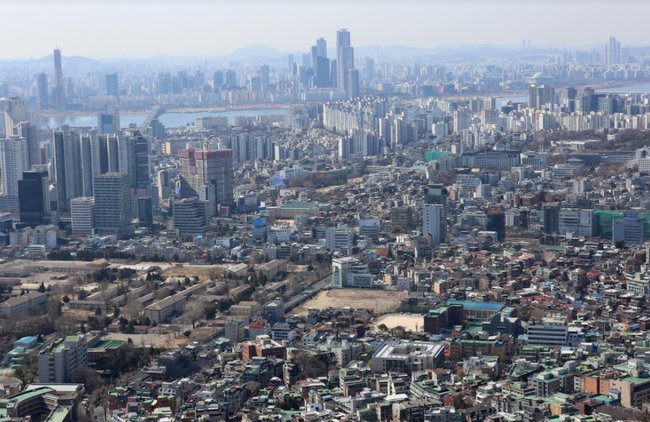 ▲ 서울시가 오늘부터 `재개발‧재건축의 사업성 저해 요인으로 꼽혀온 `2종7층` 규제를 완화했다.