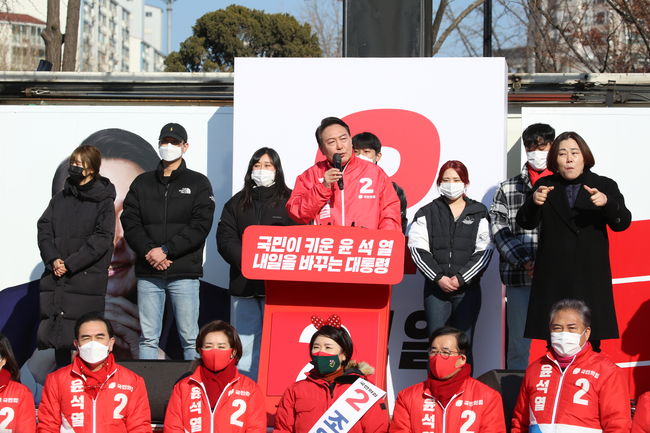 ▲ 윤 후보는 이날 현 정부를 겨냥해 '악의적으로 집값을 폭등시킨 것'이라고 일갈했다.