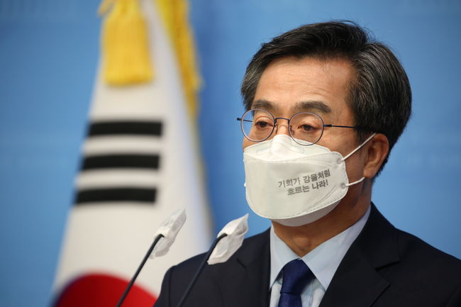 ▲ 선거기간 내내 박빙 구도가 이어지며 최대 승부처로 꼽혔던 경기지사의 경우 민주당 김동연 후보가 국민의힘 김은혜 후보를 상대로 역전승을 거뒀다.