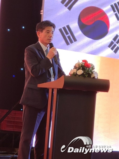 ▲ 개막식에서 코베카 권성택 부회장이 개회사를 하고 있다. 