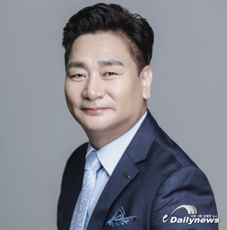 ▲ 김진곤 (사)전국학교운영위원연합회 제 8대 회장