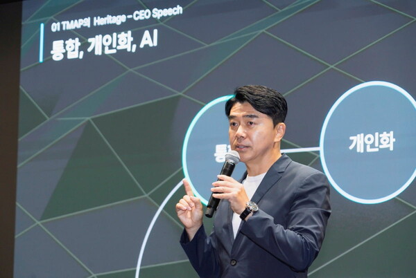 서울 중구 SKT타워 티맵모빌리티 기자간담회에서 4일 이종호 티맵모빌리티 대표가 ‘올뉴 티맵’을 소개하고 있다. (사진=티맵모빌리티)