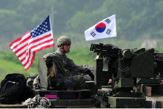 한·미는 이를 위해 북한의 핵·미사일 위협을 반영해 올해 안에 맞춤형억제전략(TDS, Tailored Deterrence Strategy)을 개정하기로 했고, '한·유엔사회원국 국방장관회의'를 오는 11월 제55차 한미안보협의회의(SCM)와 연계해 공동주최하기로 합의했다.(사진=데일리뉴스)