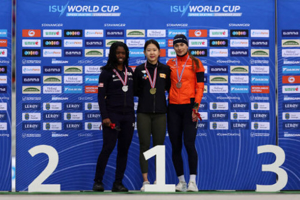 빙속 김민선, 시즌 첫 금메달…월드컵 3차 500ｍ 우승
