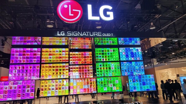CES 2024에 전시된 LG 의 투명 Signature OLED TV  (사진=고한영 편집장)