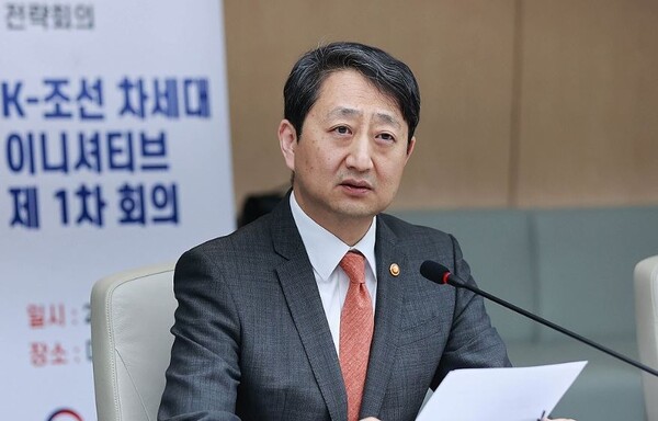 안덕근 산업통상자원부 장관이 5일 서울 중구 대한상공회의소 EC룸에서 열린 K-조선 차세대 이니셔티브 1차 회의에서 발언하고 있다. 사진=산업통상자원부