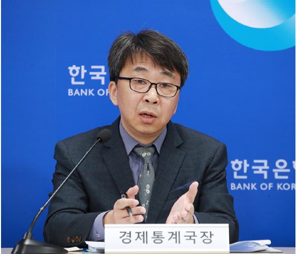 신승철 한국은행 경제통계국장이 25일 오전 서울 중구 한국은행에서 2024년 1분기 실질 국내총생산(속보)의 주요 특징을 설명하고 있다. 사진=한국은행