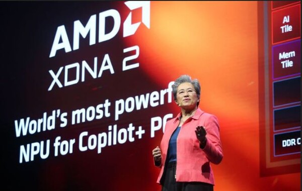 리사 수 AMD CEO가 4일 대만 컴퓨텍스2024 기조연설에서 MI325X가 나오면 AI반도체 시장의 판도가 바뀔 것이라고 강조하고 있다.