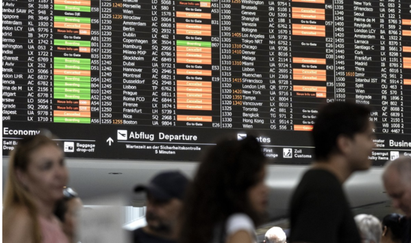 IT 대란으로 비행편이 취소된 취리히 공항 모습. 사진=EPA