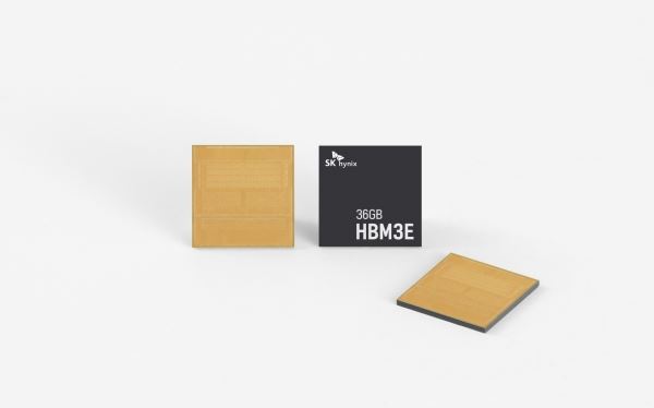 SK하이닉스가 지난달 양산에 착수한 현존하는 HBM 중 최대 용량인 36GB HBM3E 12단제품. 사진=SK하이닉스