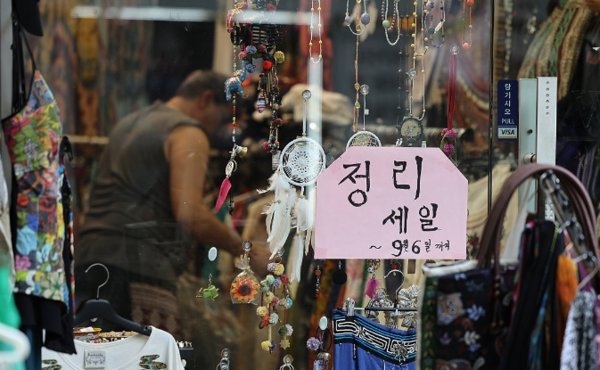 정부가 그린북 11월호를 통해 우리 경제를 완만한 경기회복세라고 진단했다. 내수회복조짐이란 표현은 7개월만에 빠졌다. 사진=연합뉴스