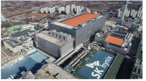 '딥시크 쇼크' SK하이닉스 직격...주가 10% 가까이 급락