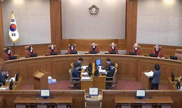 헌법재판소가 23일 오전 방통위원장 탄핵심판 최공 선고기일  피청구인인 이진숙 위원장이 마지막 반론을 하고 있다. 사진=유튜브캡쳐
