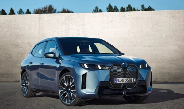 BMW 뉴 iX xDrive60. 사진=BMW