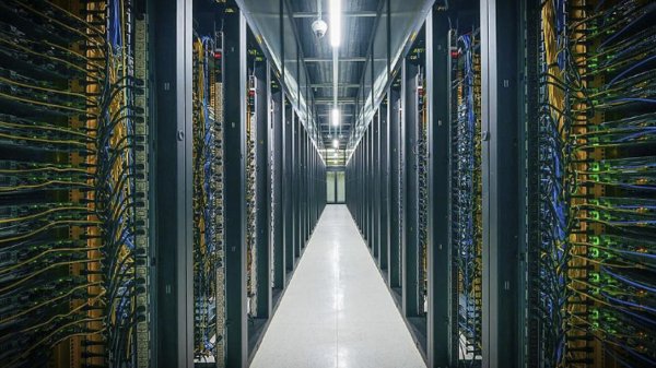 미국의 규제와 중국산 가성비 AI '딥스크'의 등장으로 AI서버 시장의 불확실성이 커지고 있다, 사진은 카카오 안산데이터센터 내부모습. 사진=카카오
