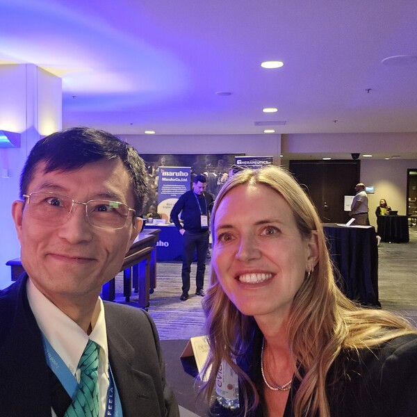 Right = Hugel Inc. CEO, Carrie Strom, Left = Daily News Editor Han Ko