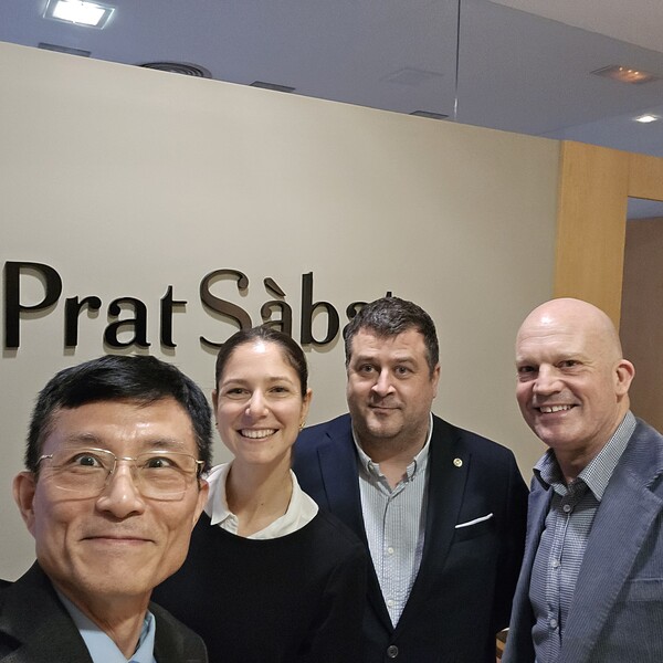 From the right, Mr. Josep Riuro, Mr. Nacis Motje, MIss Diana Cerdan and Dr. Han Ko in Spain