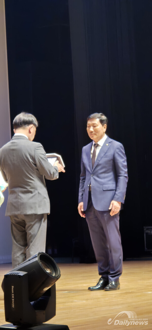 문경환 강진신협이사장, 강진군민의상 수상자 선정